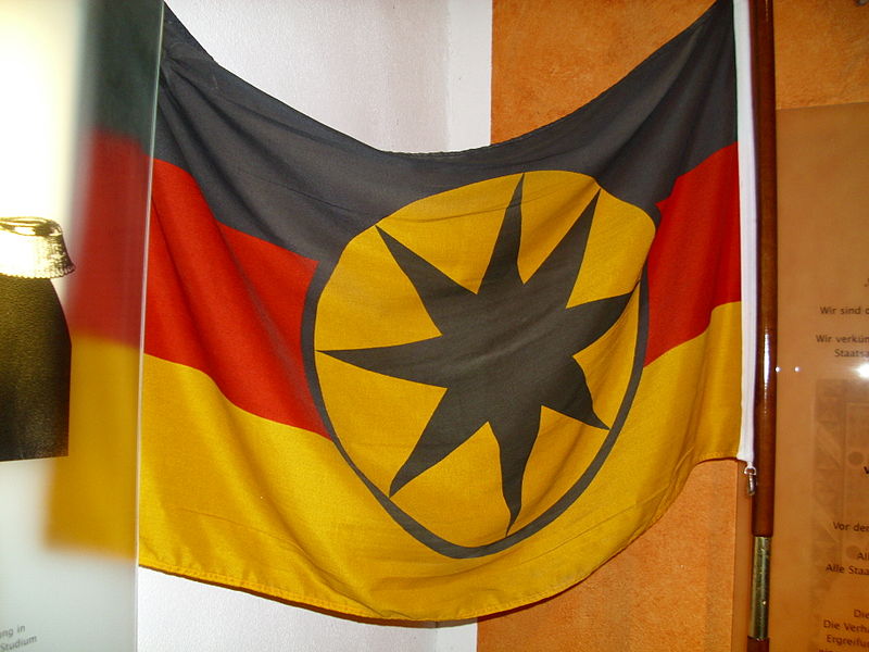 File:Flagge mit Waldecker Stern.jpg