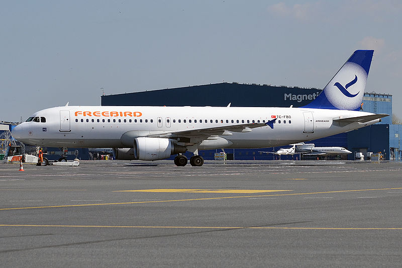 File:Freebird Airlines, TC-FBO, Airbus A320-214 (26732384721).jpg