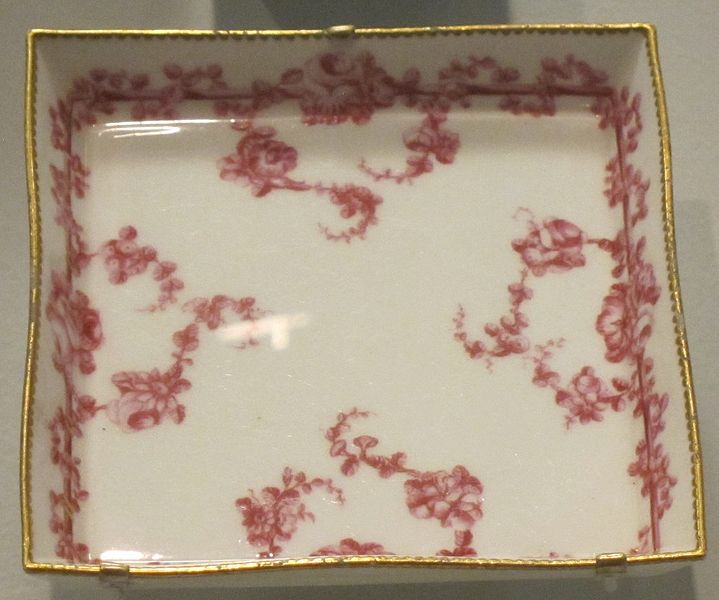 File:French soft-paste porcelain tray, 1758-59, Sévres, Honolulu Museum of Art.JPG