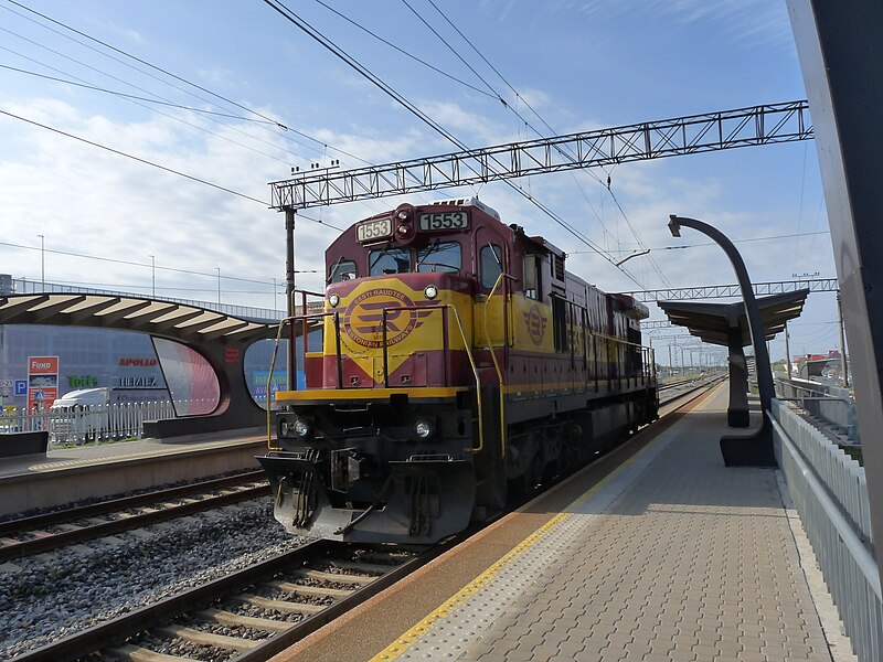 File:GE locomotive in Ülemiste.JPG