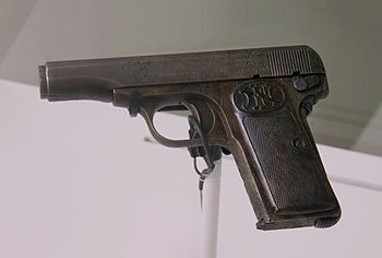 A FN M1910 usada por Gabrillo Princip