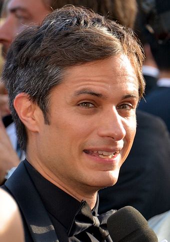 Gael García Bernal voiced Héctor in the English and Spanish versions of the movie.