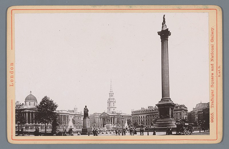 File:Gezicht op Trafalgar Square en de National Gallery in Londen Trafalgar Square and National Gallery (titel op object) London (serietitel op object), RP-F-F20139.jpg