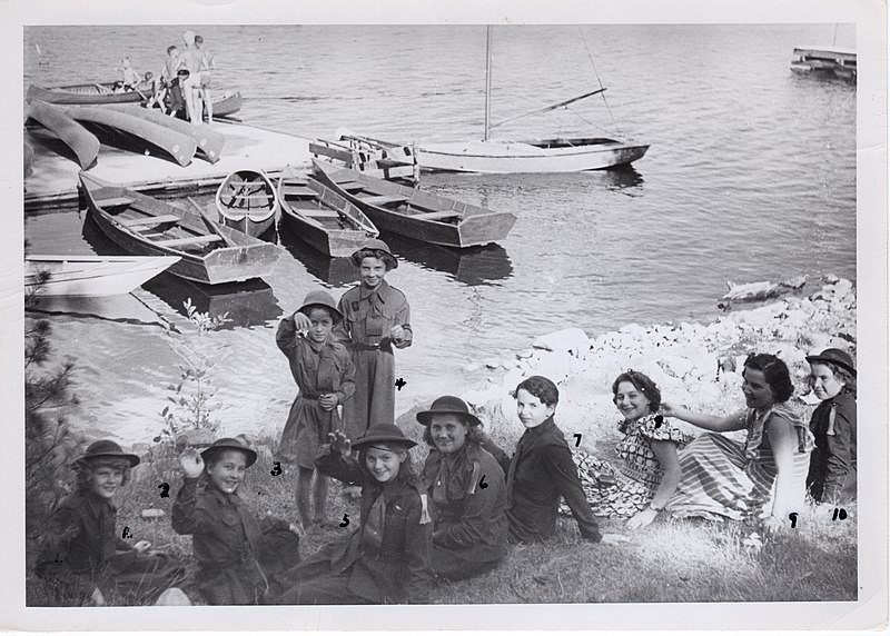 File:Girl Guides and Brownies Visit Camp Mazinaw - 1950 (22538736160).jpg