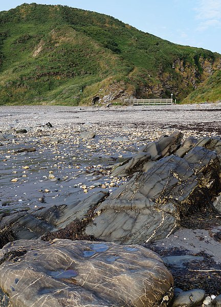 File:Glen Maye Beach at low tide - geograph.org.uk - 3571725.jpg