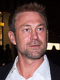 Miniatura per Grant Bowler