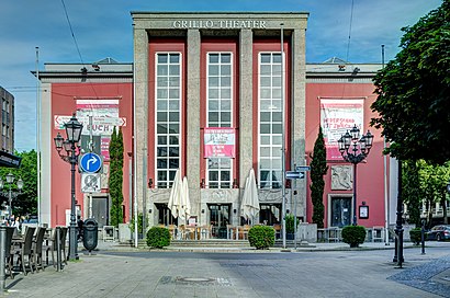 So kommt man zu dem Grillo-Theater mit den Öffentlichen - Mehr zum Ort Hier