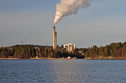 Haapaniemen voimalaitos Saaristokadulta nähtynä lokakuussa 2009.