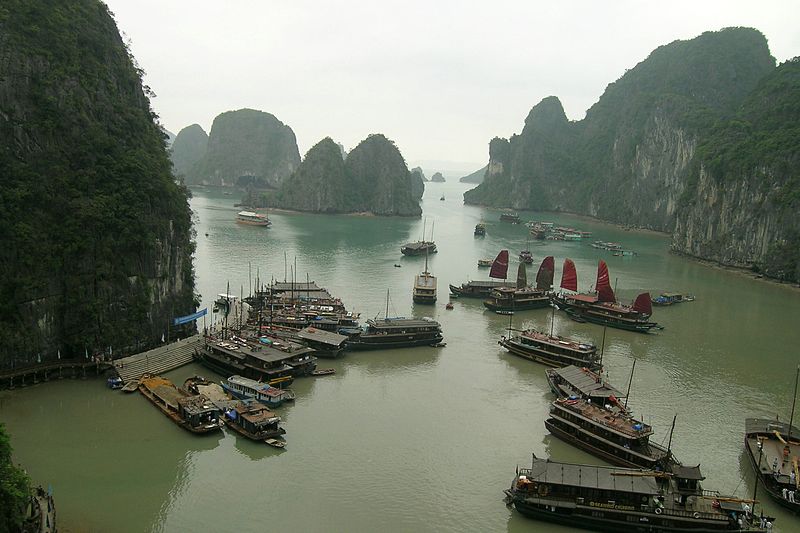 File:Halong Bay.JPG