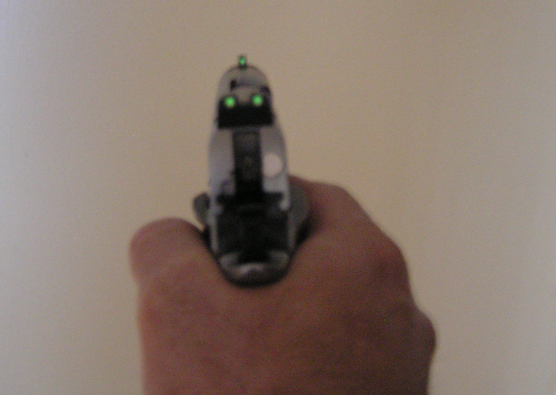 File:Handgun Tritium Night Sights.png