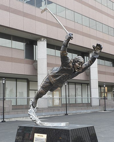 Statue of Bobby Orr