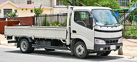 Hino Dutro 003.JPG