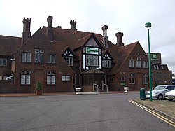 Holiday Inn (or Black Prince) at Bexley (geograph 2027654).jpg