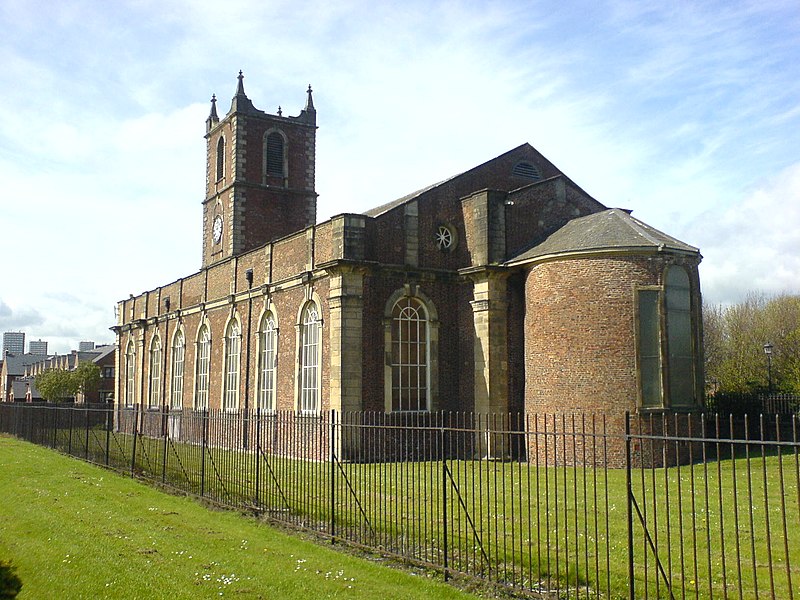 File:HolyTrinitySunderland-apse.jpg