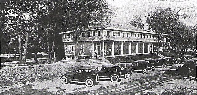 The Grand Rapids Hotel, as it appeared in 1922