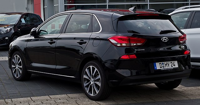 File:Hyundai i30 1.4 T-GDI Intro (III) – Heckansicht, 3. Juni 2017