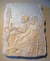 Hygieia und Asklepios, 5. Jahrhundert v. Chr., Relief im Archäologischen Museum Istanbul (Inv. Nr. 109 T)