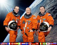 Pettit (links) met de ISS Expeditie 6-crew