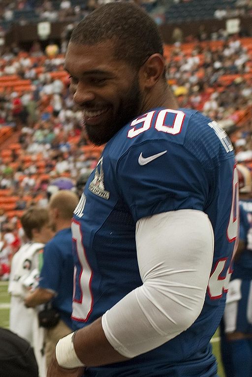 Julius Peppers (cropped)