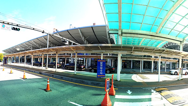 File:KTX-Gwangmyeong-station-entrance-west-20191024-121917.jpg