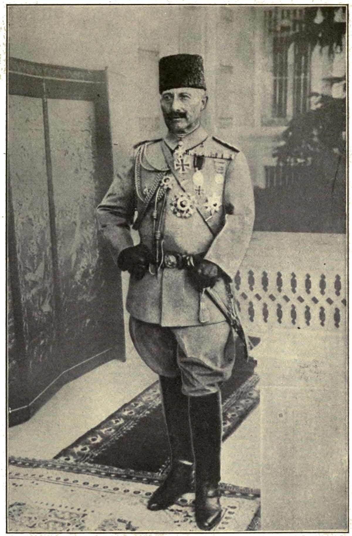 Datei:Kaiser Wilhelm II in the uniform of a Turkish Field Marshal.jpg –  Wikipedia