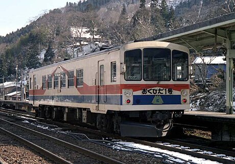 神岡鉄道KM-100形気動車