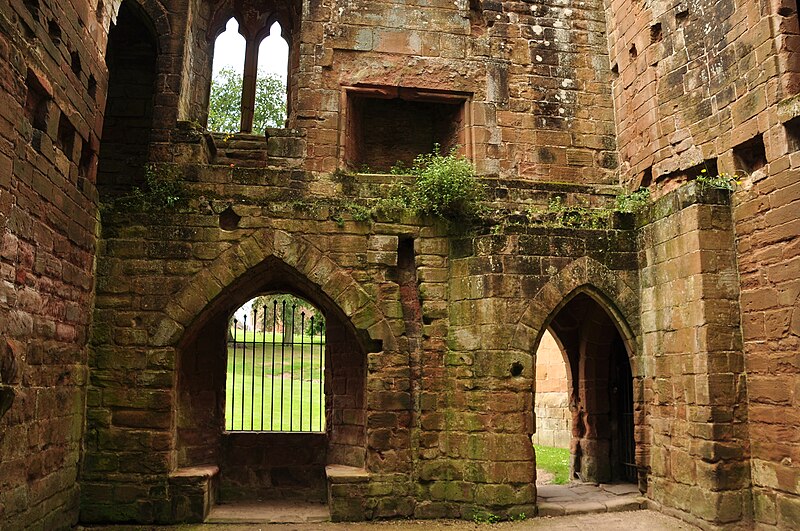 File:Kenilworth Castle (9874).jpg