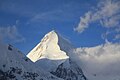 Pravidelný pyramidální tvar činí podle některých názorů z Chan Tengri jednu z nejhezčích hor na světě