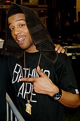 Kid Cudi pointing.jpg