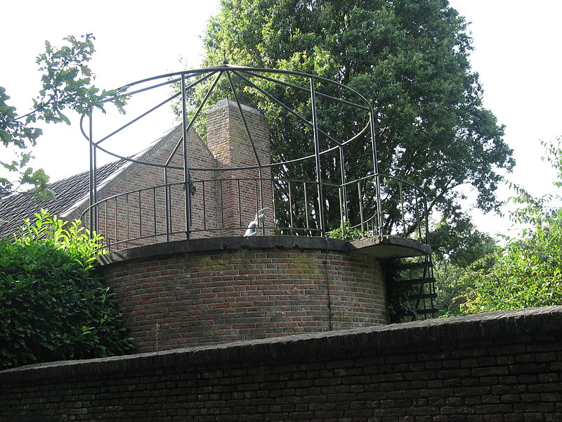 File:Landgoed Zuylestein - Toren poortgebouw.jpg