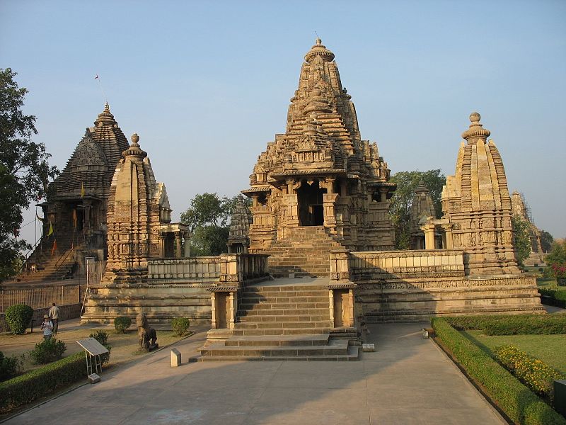File:Laxman Temple Khajuraho 10th Century.jpg