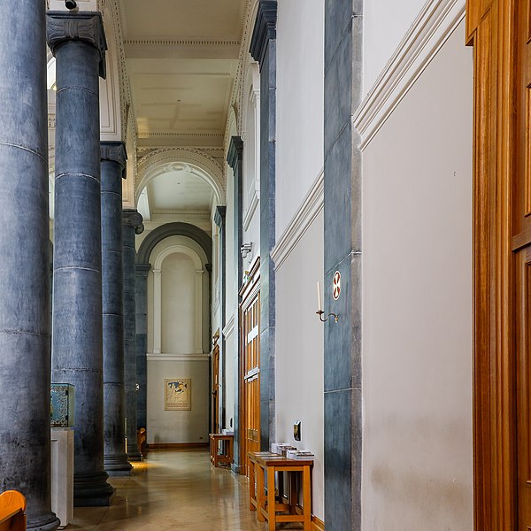 File:Longford St. Mel's Cathedral Nave South End 2019 08 22.jpg