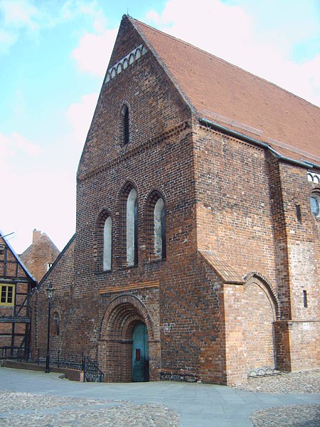 File:Lorenzkirche Westseite.JPG