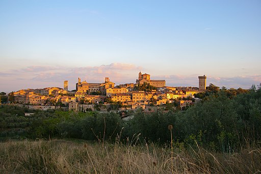 Lucignano, centro storico visto dalla Fortezza Medicea