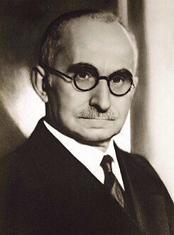 Luigi Einaudi 1948 portrait.jpg