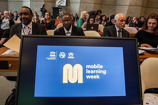 Representatives meet for a policy forum on M-Learning at UNESCO's Mobile Learning Week in March 2017.