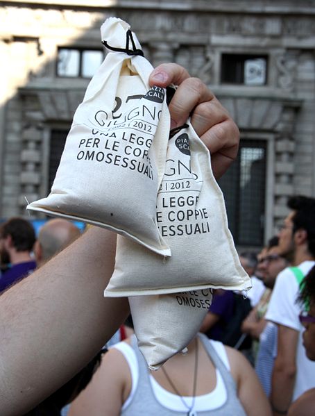 File:Manifestazione Piazza Scala a Milano - Foto Giovanni Dall'Orto, 27 giugno 2012 - 6.jpg