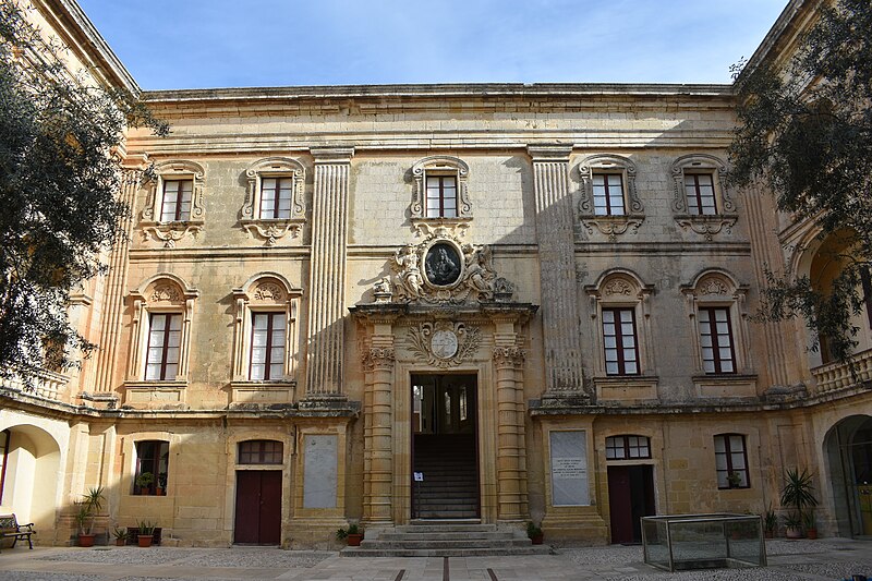 File:Mdina architectural features 16.jpg