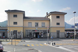 Mendrisio staz ferr road side.JPG