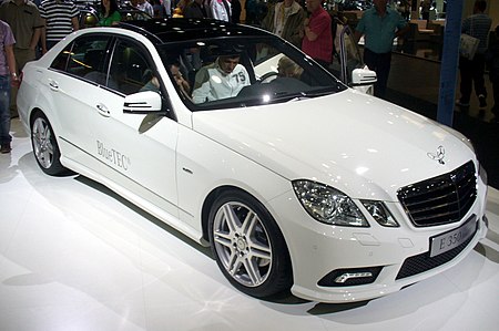 ไฟล์:Mercedes-Benz_W212_E_350_BlueTEC.JPG