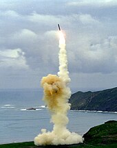 Un ICBM LGM-30 Minuteman III appena partito per un lancio di prova