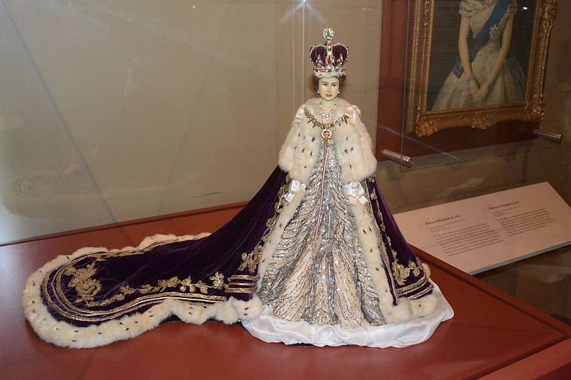 File:Model of the Queen at the Canadian Museum of Civilization (8348741226).jpg