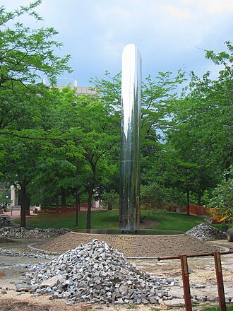 Michelson-Morley Memorial Fountain in Cleveland, Ohio Monument to Michelson & Morley, Case Western.jpg