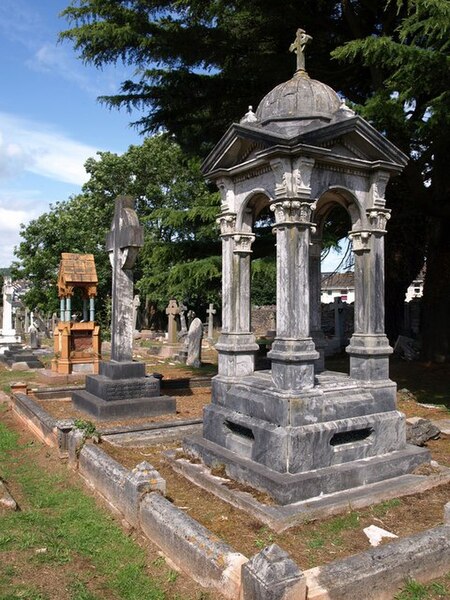 File:Monumental tombs, Torquay Cemetery - geograph.org.uk - 1402436.jpg