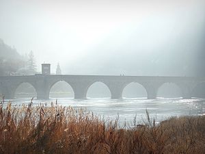 Most Mehmed-paše Sokolovića zimi.JPG