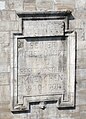 Inschrift an der nordwest- lichen Ufermauer