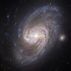 NGC3583 - HST - Potw2018a.tif