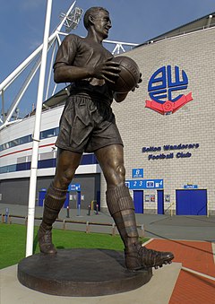 Nat Lofthouse statue.jpg