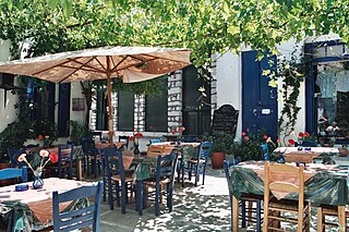 <span class="mw-page-title-main">Taverna</span> Traditional Greek eatery