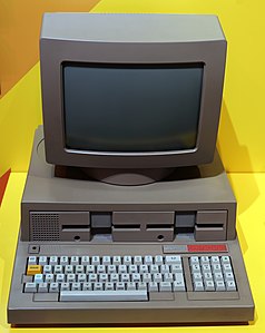 Olivetti, bureau M20 ordinateur personnel, 1982 (aime. Cappellaro Natale) .jpg